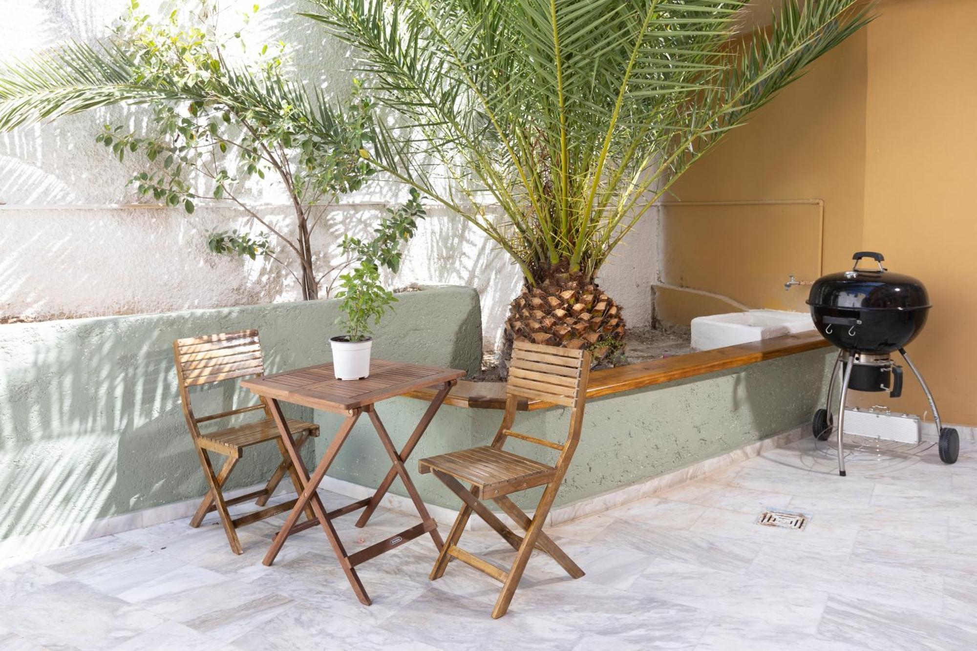 Oelia Rooms & Apartments Agia Marina  Exterior photo